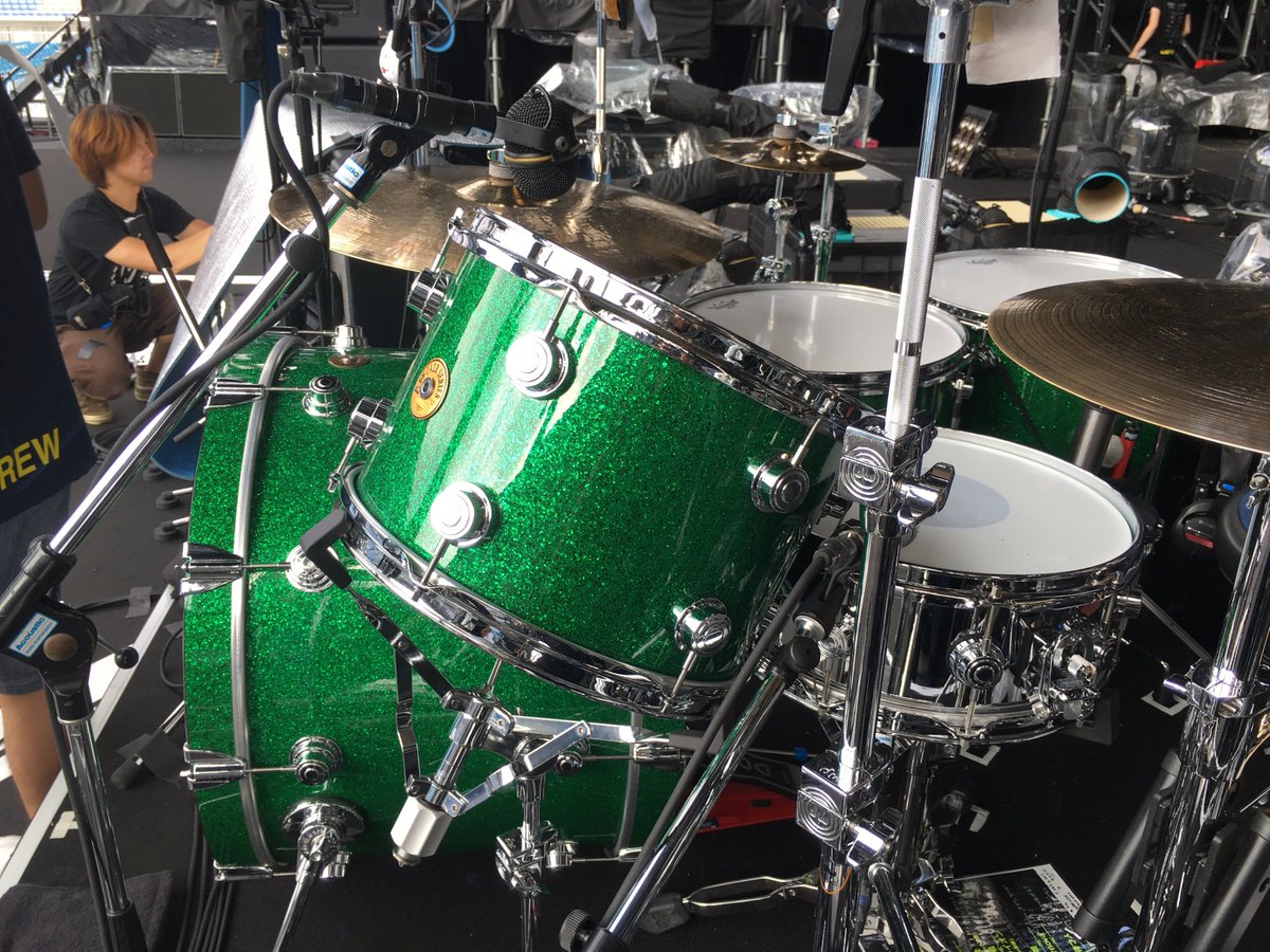 7/16日産スタジアムにBump of Chickenのスタジアムツアー「BFLY」にお