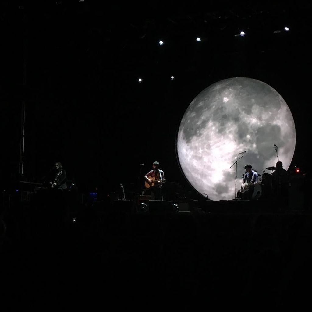 psmith414's tweet photo. @raylamontagne closing out @slossfest 2016! #slossfest2016 https://t.co/mkhoT0hNcv https://t.co/ynxEuCWSeo