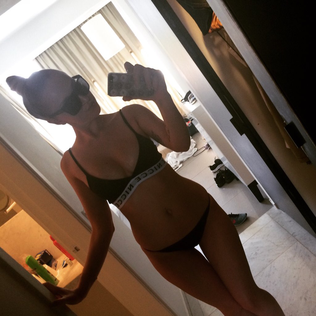 Emily Gillard tweet media
