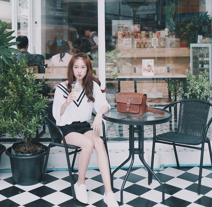 pimthastory's tweet photo. The classic Mini is here! Available now on our site! กระเป๋ารุ่นใหม่Classic Mini วางจำหน่ายแล้ว #pimtha #mementobag https://t.co/t7YrB5jvav