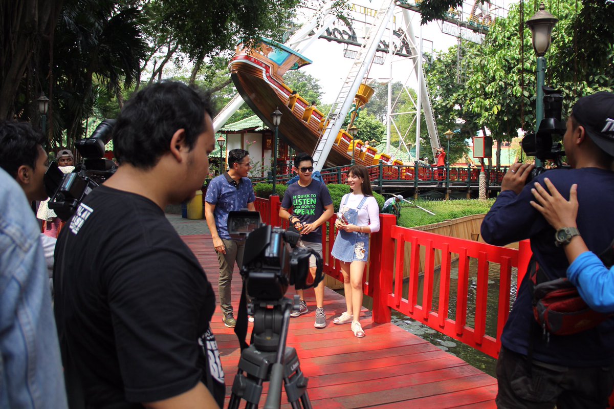 cassandrasleee's tweet image. On Location today with @RandyMartin98 Tunggu update tanggal tayangnya #BikinPenasaranCandyVers