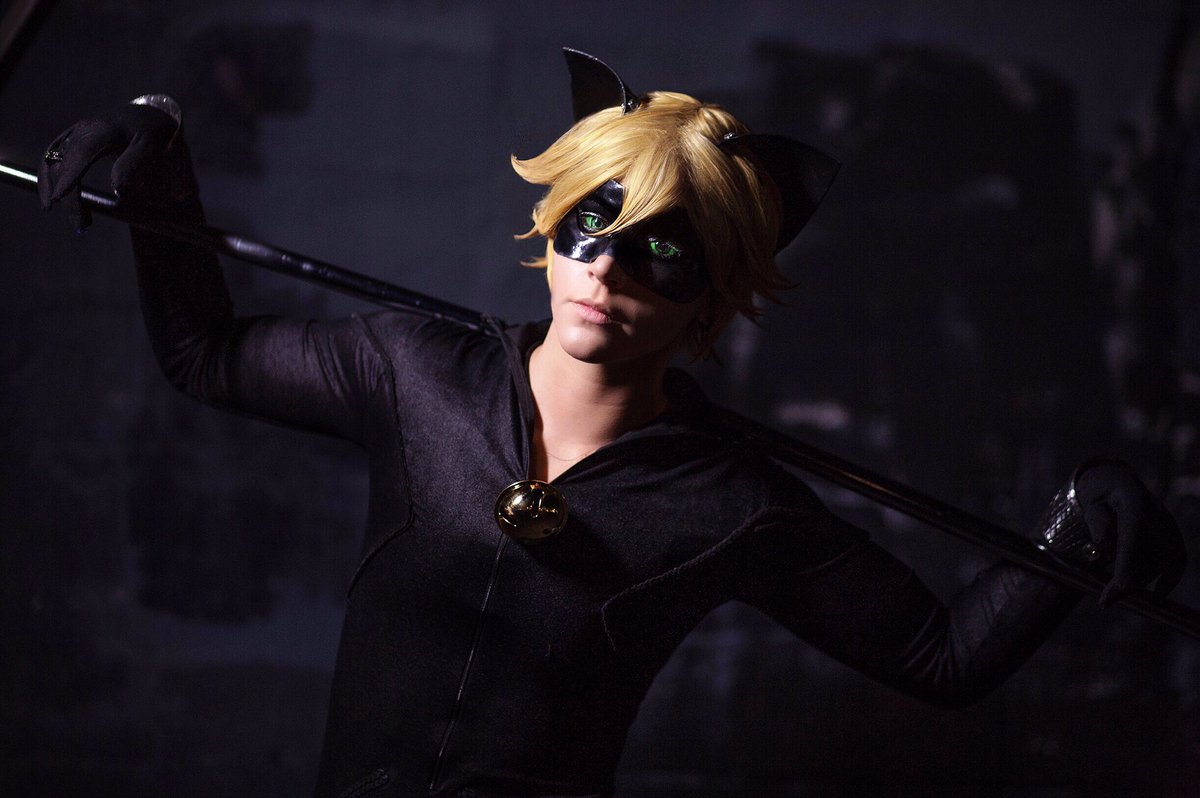 AKrCosplay's tweet image. Chat noir and chill~ PC:@PAPANOTZZI #MiraculousLadybug #chatnoir