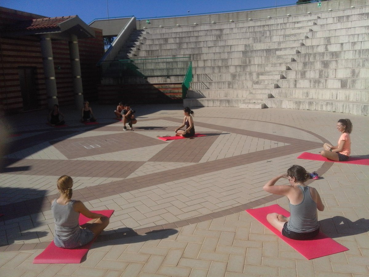 Ffoodinstitute's tweet photo. Yoga to start the first day of the hackathon. #FoodInMed #FeatApp https://t.co/ngT7Zi6Qys