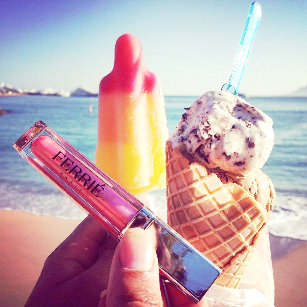 Halfway through #hottestdayoftheyear we are getting ready to be perfectly #tanned at the #beach enjoy the #summer !