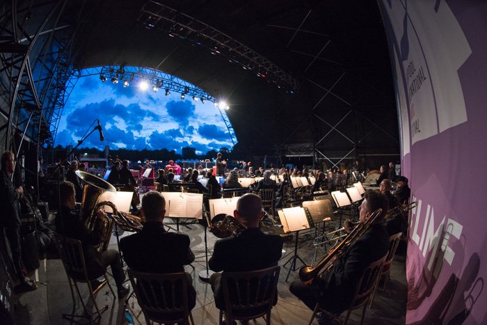 mathewstreet's tweet photo. Tue morning commuter blues? Just 3 sleeps until @liverpoolphil @limfesti*excited* https://t.co/i1AmbzULb3 https://t.co/nQrrKPDfez