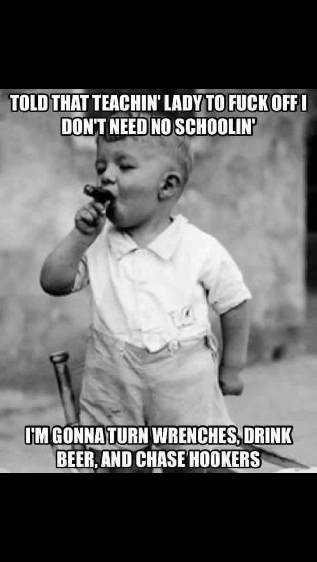 hogan9523's tweet image. That&apos;s me in a nutshell #dieseltech #heavydutymechanic #pullinwrenches #ibustbignuts 😉