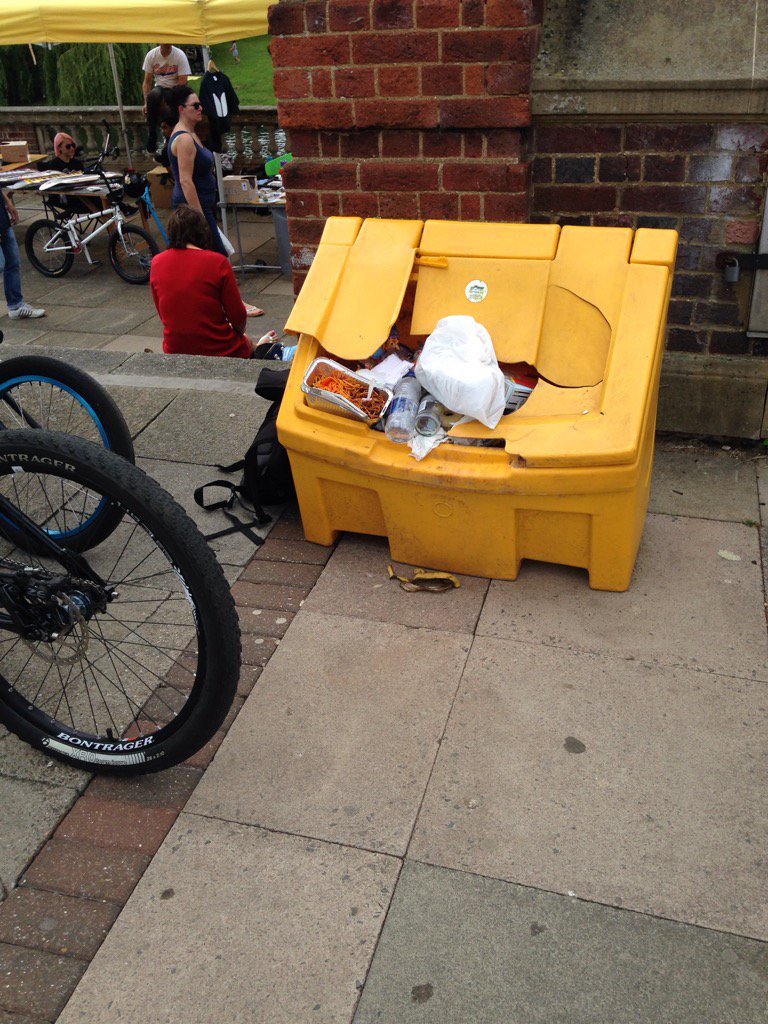 HitchinRach's tweet photo. @hertscc your grit bin according to @NorthHertsDC St Mary's car park Hitchin pls advise who will fix @startedabin https://t.co/ILm3hHjBH3