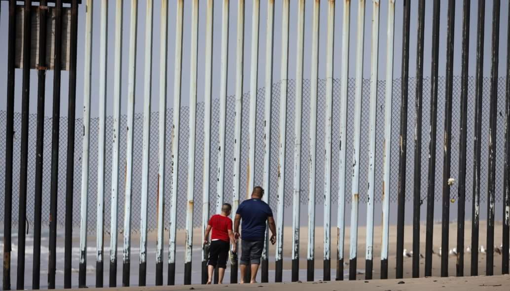 OximityMigrants's tweet photo. A Border Wall Isn’t Very Popular Among The People Who Actually Live There https://t.co/3j98leIUZL #DonaldTrump https://t.co/2aydkI0fny