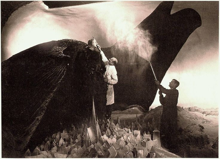 TheCinegogue's tweet image. Behind the scenes of Faust (1926) dir. F. W. Murnau