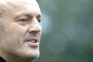 yorkshirepost's tweet photo. Neil #Redfearn takes over at Ken Bates’ old station as voice of #Leeds United https://t.co/SmV2igje1T #lufc https://t.co/KmNhHvcD24