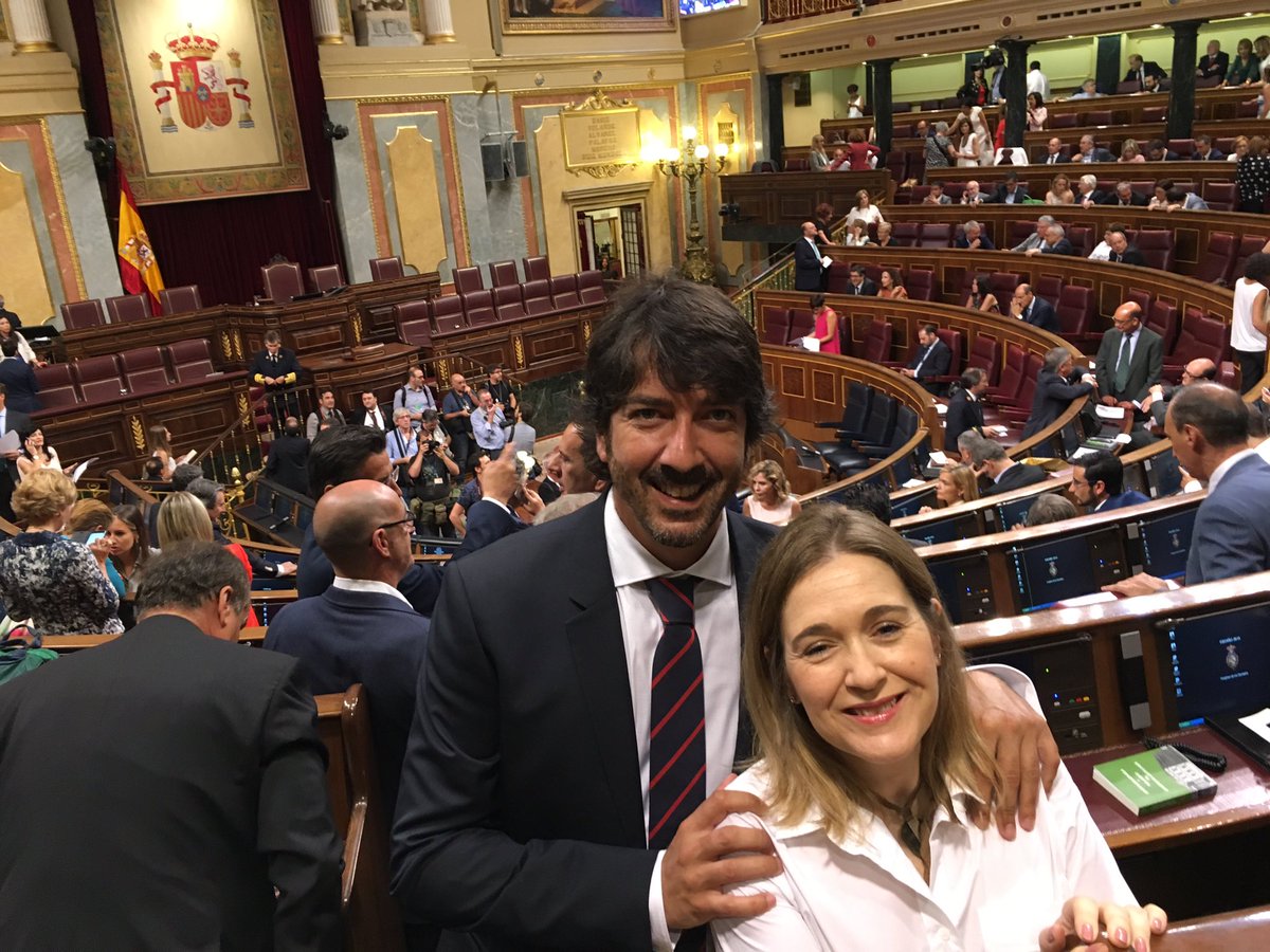 sdelcampocs's tweet photo. Comenzamos la #XIILegislatura #ATrabajar .@CiudadanosCs .@Cs_Tarragona  .@CiudadanaMartaR .@saulCiudadanos https://t.co/BnrK6JLr2A