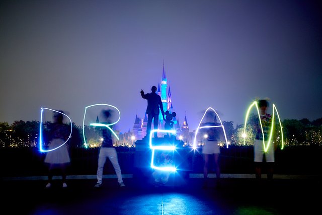 東京ディズニーリゾートpr 公式 平日の夕方5時からたっぷり遊べる夏５ウィークデーパスポート 夜も楽しまなきゃ この夏がもったいない 夏５でやってみた を付けて あなただけの遊び方を見つけちゃおう たとえば T Co Z09c8w0r2x