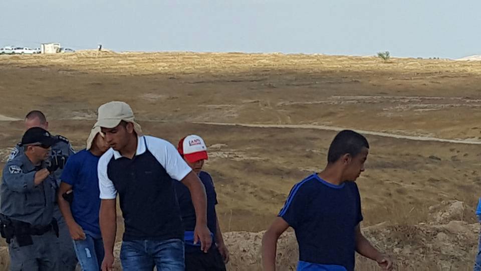 AbbsWinston's tweet photo. IOF in Al-Arakeeb VLG, trying to weed out Palestinians off their land. Plan to steal the entire Negev is on schedule https://t.co/41zagVumLI