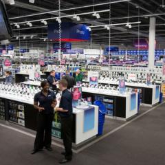 Showrooming &amp; #clickandcollect are definitely the future for brick and mortar tech stores #retail #magento