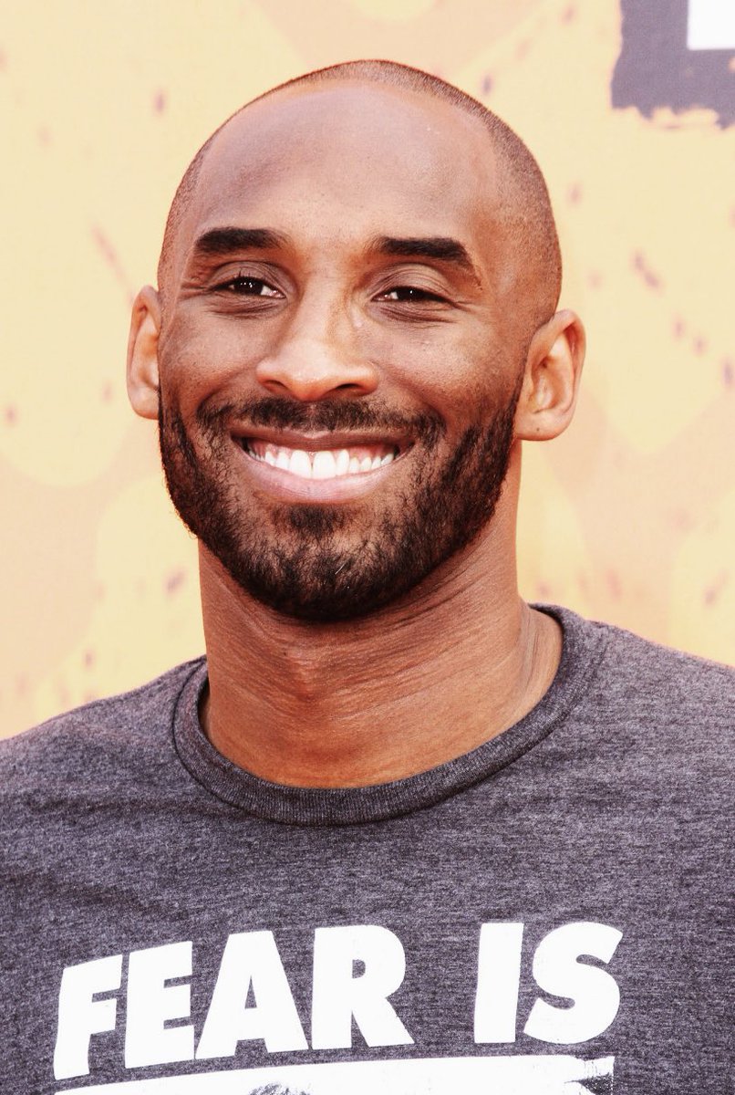 ParlonsNBA's tweet photo. Quand t'apprends que Kobe débarque à Paris ce week-end : https://t.co/Z0Lmpogf2o