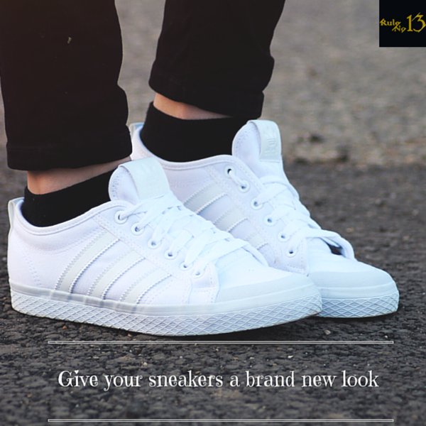 RuleN013's tweet photo. Wash your sneakers with baking soda, detergent and a toothbrush for a new look. #LifestyleHacks #RuleNo13 https://t.co/NR9wj2MR23