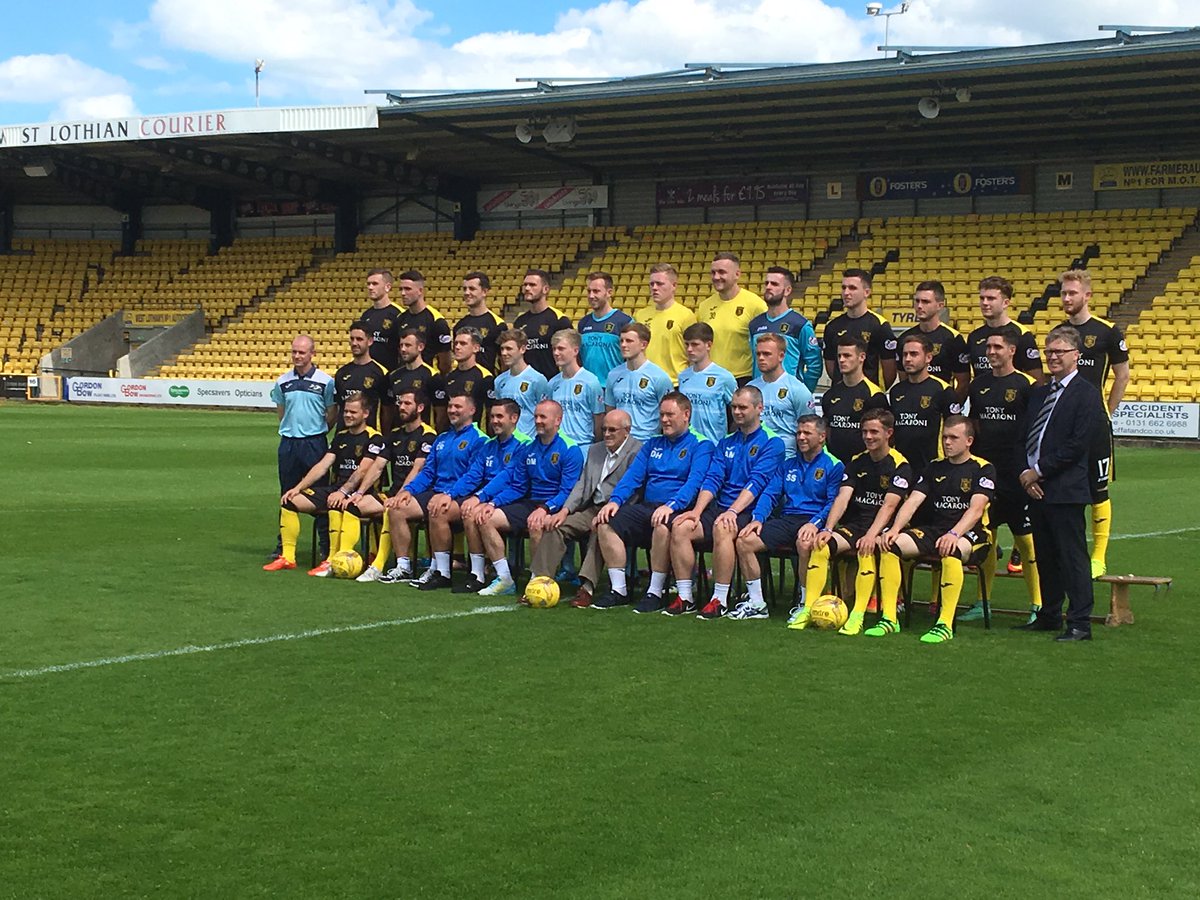 Tune in to STV Sports news tonight to see our exciting partnership with Livingston FC⚽️⭐️💙
#teamjak
#livingstonfc