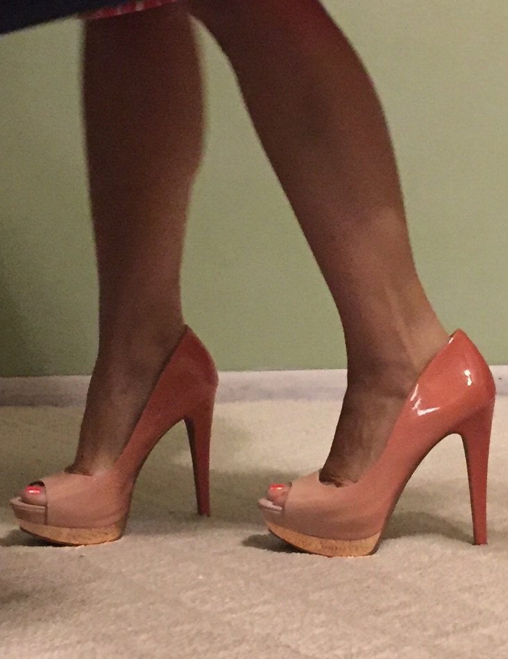 Highheelgirl8's tweet photo. #backinheels https://t.co/9rhSG3rvKG