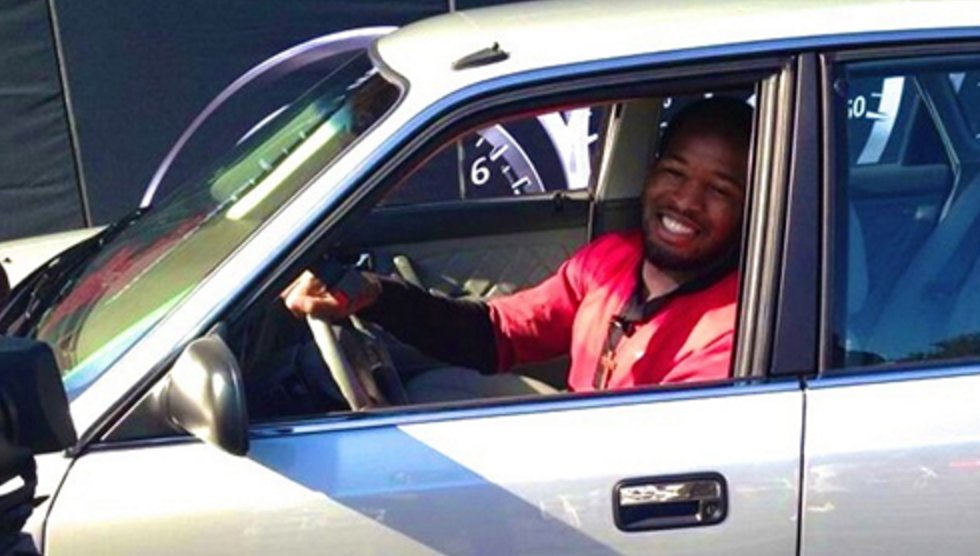 dallascowboys's tweet photo. Even after his 2nd @NFL contract RB Alfred Morris still drives the car he bought for $2.
📝: https://t.co/v8TIlSpLPJ https://t.co/GqO4zmTSuu