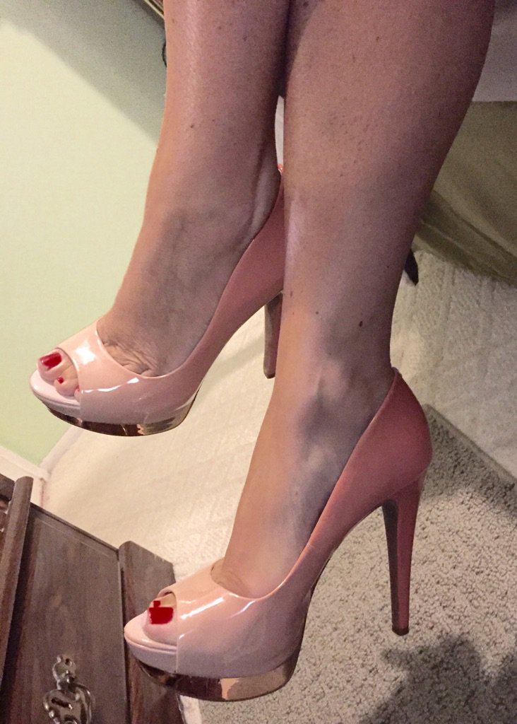 Highheelgirl8's tweet photo. #topfivefav https://t.co/yJ96lDU6Mc