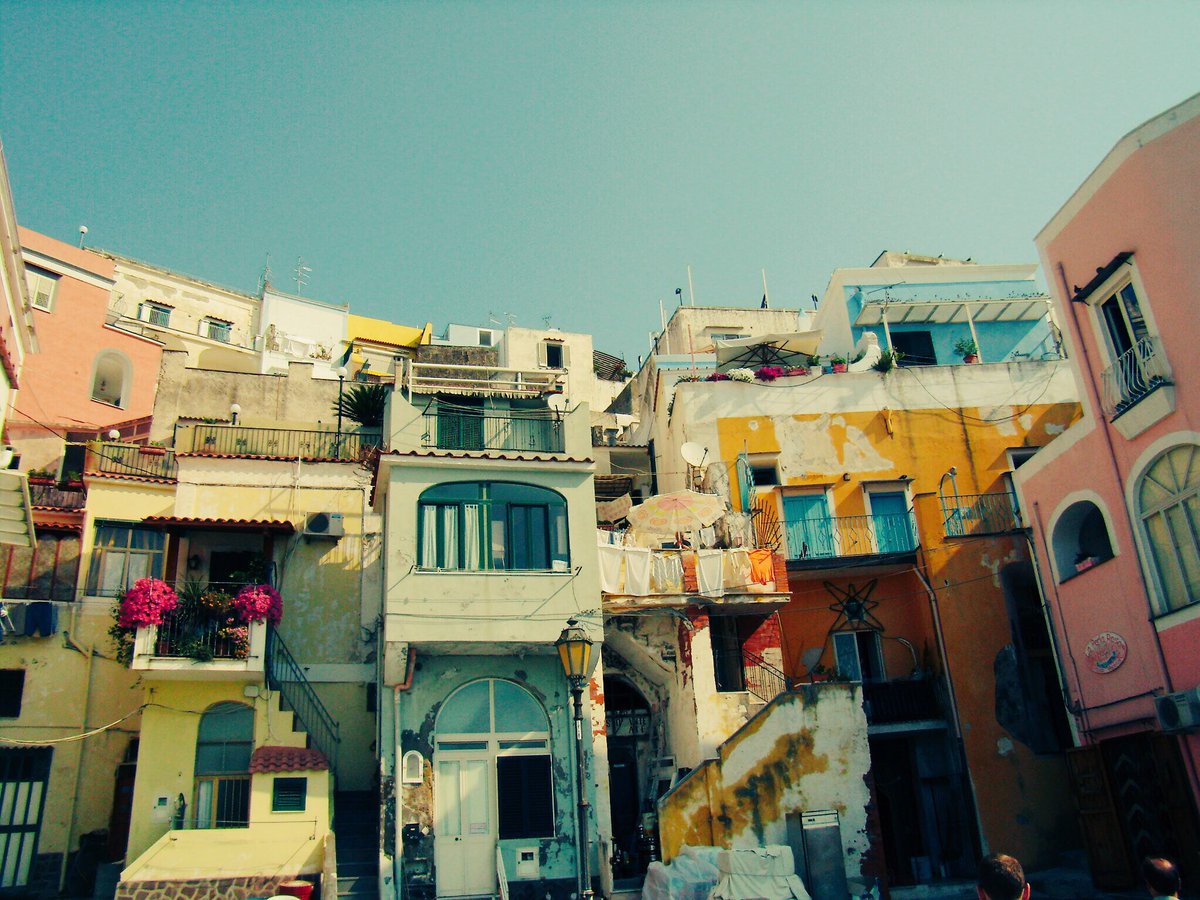 Interbrokers's tweet photo. RT @xcapia: #Italian #xcapism on #TravelTuesday with this shot of #Procida in the #BayofNaples #travel #ttot https://t.co/8BEQJeYCfX