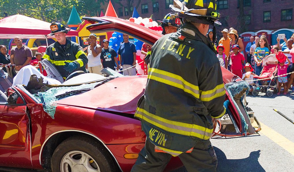 nycgob's tweet photo. La Fiesta comunitaria de @FDNY es este sábado en #Brooklyn! Visita #Engine231 #Ladder120 en 107 Watkins St 11AM-4PM. https://t.co/s36xegNanV