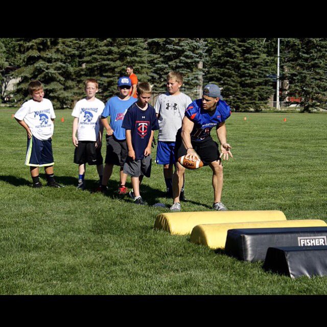 iamzackgraves's tweet photo. If I was 2 inches taller I'd play QB, I swear to go I would. #4thekidz #futuremarauders #bestQB https://t.co/HzIt8LYJMH