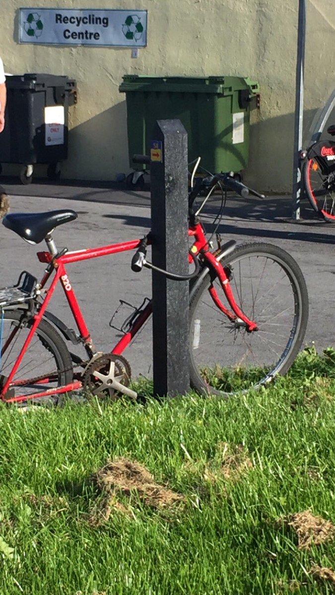 emmetrock76's tweet photo. @JOEdotie how to lock a bike in Galway on the fine day https://t.co/Gv0WzN2J27