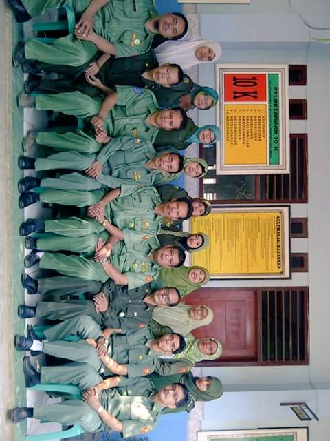 Benayavika's tweet photo. Guru guru SDN Jatisampurna VI https://t.co/h2lDYfNDpF