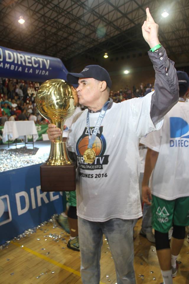 Hernán Darío Giraldo, el estratega de la #LigaDIRECTV 
bit.ly/29JiCSL .@BasketAcademia .<a href="/johnnyarcila/">Johnny Arcila</a>