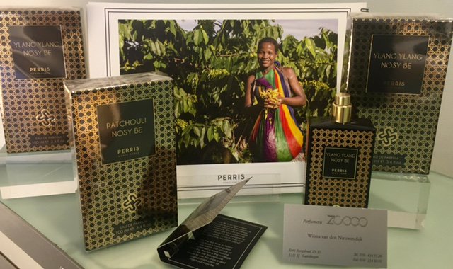 WM_Rotterdam's tweet photo. [NIEUW] vanaf heden parfum te koop in de winkel @Wereldmuseum #AFRIKA010 #NosyBe #ZoccoParfumerie #PerrisMonteCarlo https://t.co/M4Vdu6Wqbi