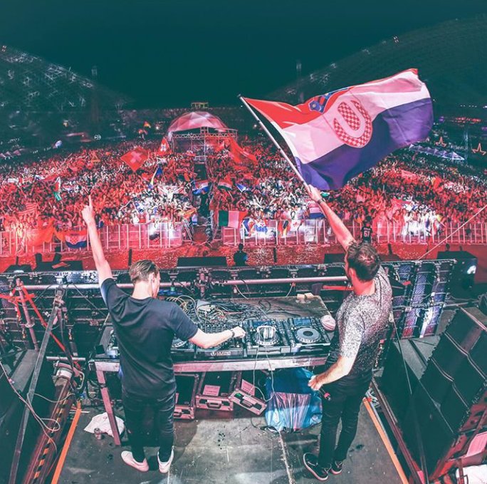 WWlithuania's tweet photo. @WandWmusic at Ultra Europe🙌
#wandw #wandwmusic #mainstagemusic #edm #djs #rave #festival #UltraEurope https://t.co/KUUx1hlPp3