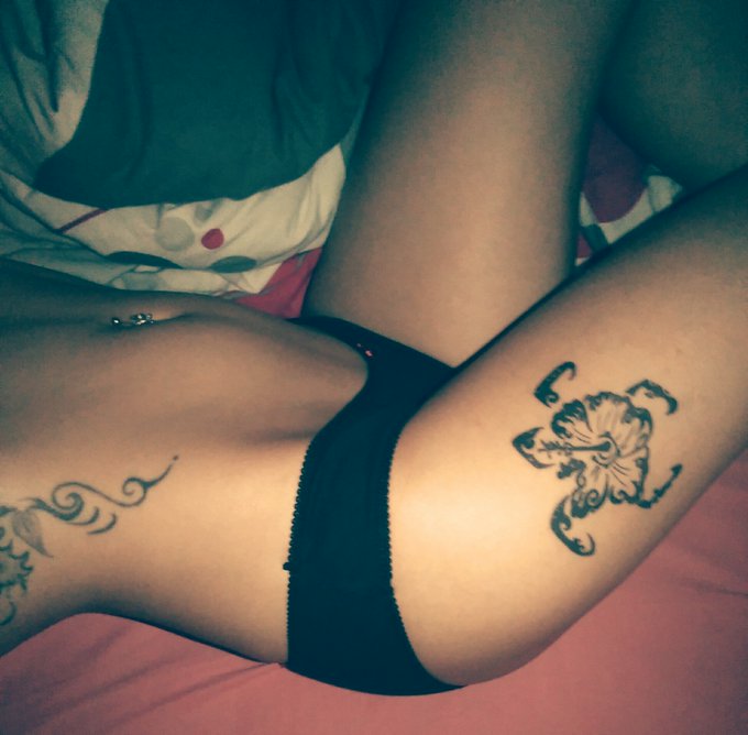 Bonne journ&eacute;e tr&egrave;s chaude mes ch&eacute;ris !!! 😘💞💋 #chaleur #canicule #NGOT https://t.co/q10Cq0Ws3K<a href="/tag/chaleur"class="tags">#chaleur</a><a href="/tag/canicule"class="tags"><span>#canicule</span></a><a href="/tag/ngot"class="tags"><span>#ngot</span></a>