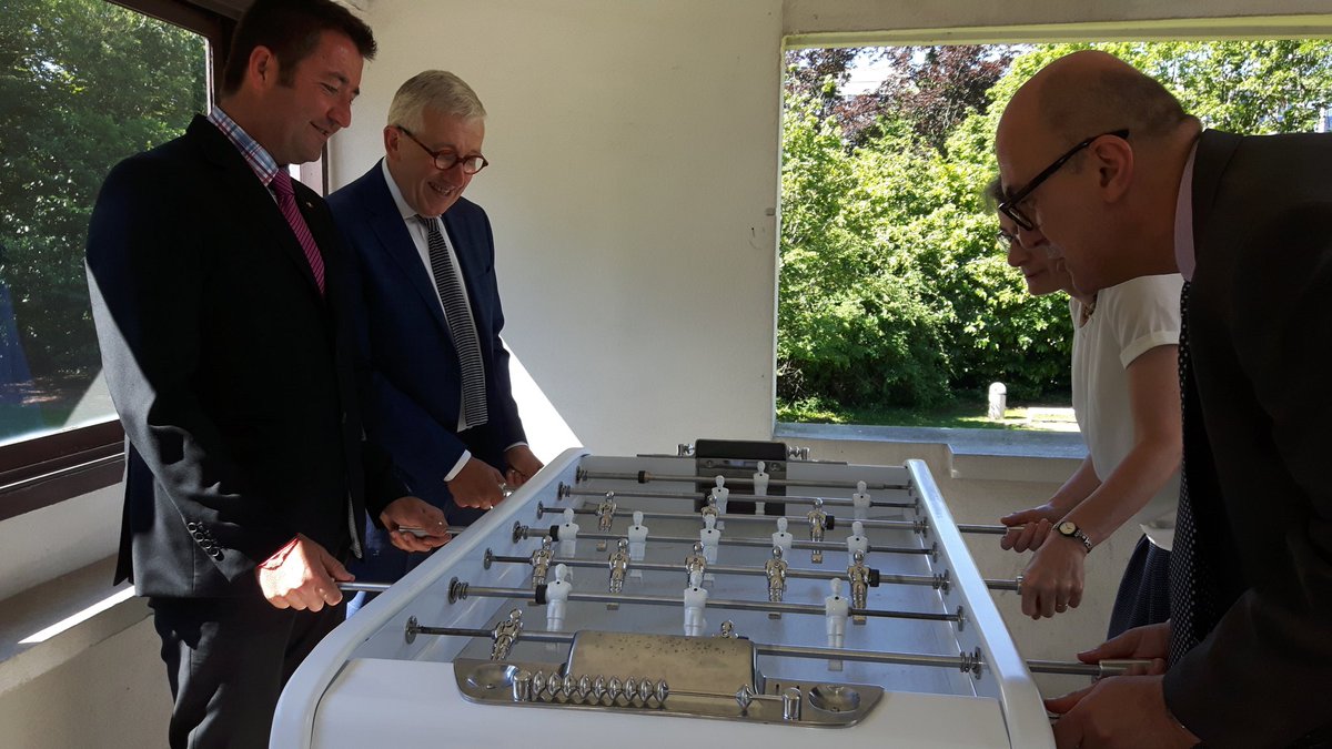 villepoissy's tweet photo. Jusqu'au 31 juillet, contribuez à la restauration de la Villa Savoye de #Poissy en jouant une partie de baby-foot. https://t.co/unymfNxkes