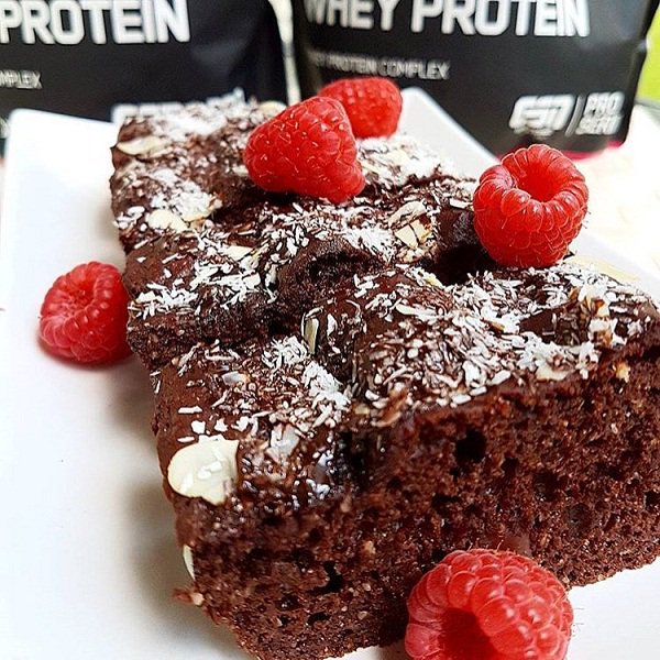 FitmartDE's tweet photo. Nachtisch? ESN designer Schokokuchen: https://t.co/YZo79YkYou
#fitmart #esn #designerwhey #foodporn #fitfam #diät https://t.co/DEMaZ9SD9Q