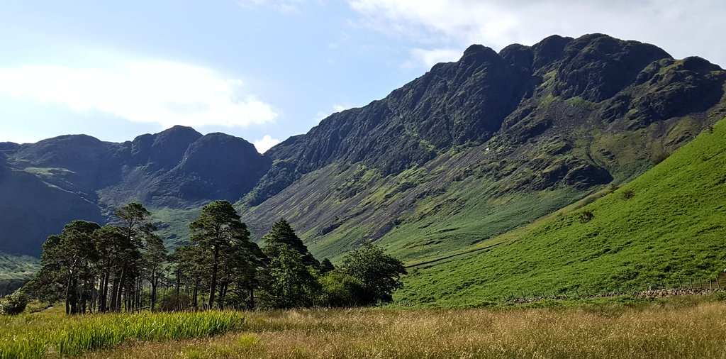 Tringonometry's tweet photo. One of those rubbishy days when you just have to kill time walking before going to work. Ho hum. #Buttermere https://t.co/fDMY7CJJ3v