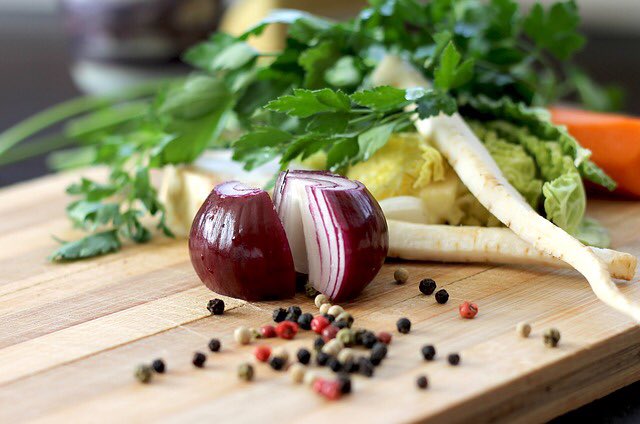 FitlifeNL's tweet photo. Nr. 7: kook zo vaak mogelijk thuis! - 10 tips voor een gezond lifestyle https://t.co/boCMpLLNSa