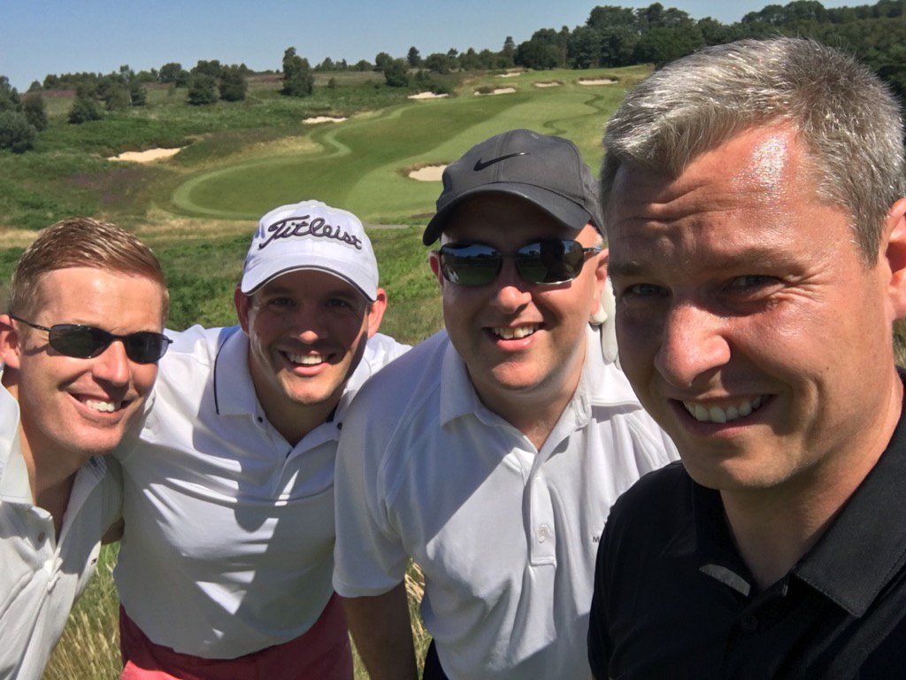 dayrowan's tweet photo. With @stusandell just enjoying some sun at the LV Golf Day #needsuncream https://t.co/KoWo58xpmp