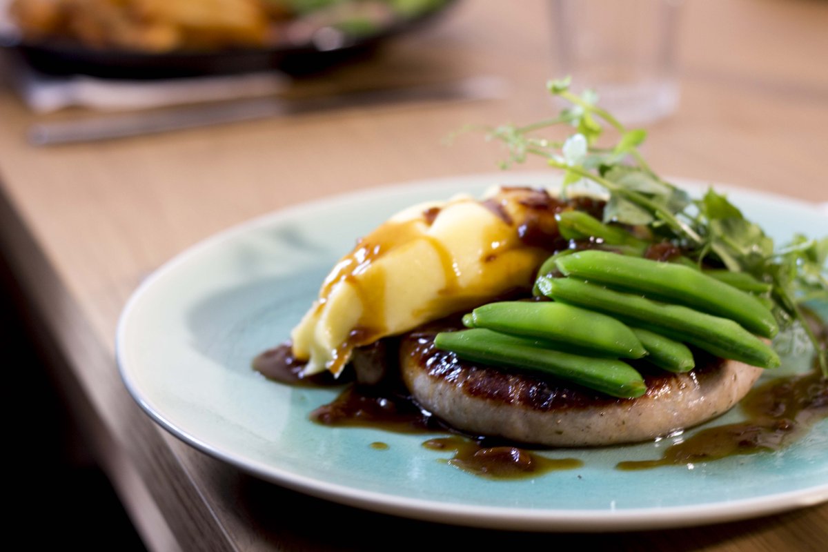 Here's our lunchtime recommendation for today; Lincolnshire sausage ring and cheesy mash. rgn.bz/Ixpe