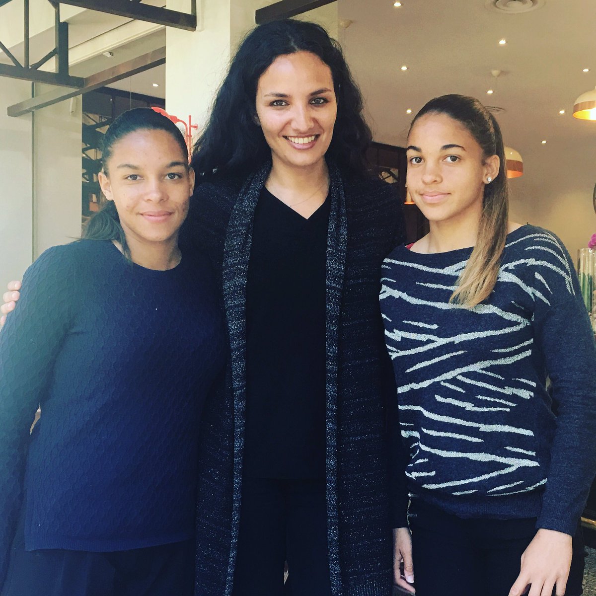 SoniaSouid's tweet photo. Bonne 🍀 ! 💪🏼⚽️🇫🇷 #U19EURO2016 #FootballF @delphsix #EstelleCascarino @equipedefrance @FFF @ESTEVESPAT @SamySouid https://t.co/oUE4MW4wl0