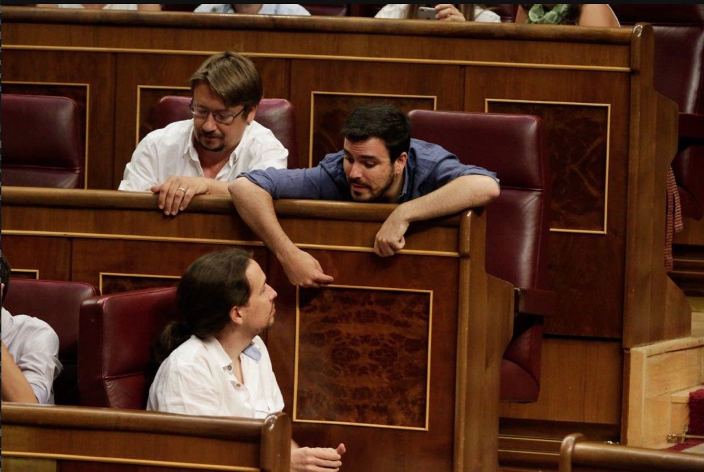 IzquierdaUnida's tweet photo. “A ver, Alberto y Pablo: si eso que habláis es tan interesante salid a la pizarra y explicadlo al resto de la clase” https://t.co/chHyceiQxJ