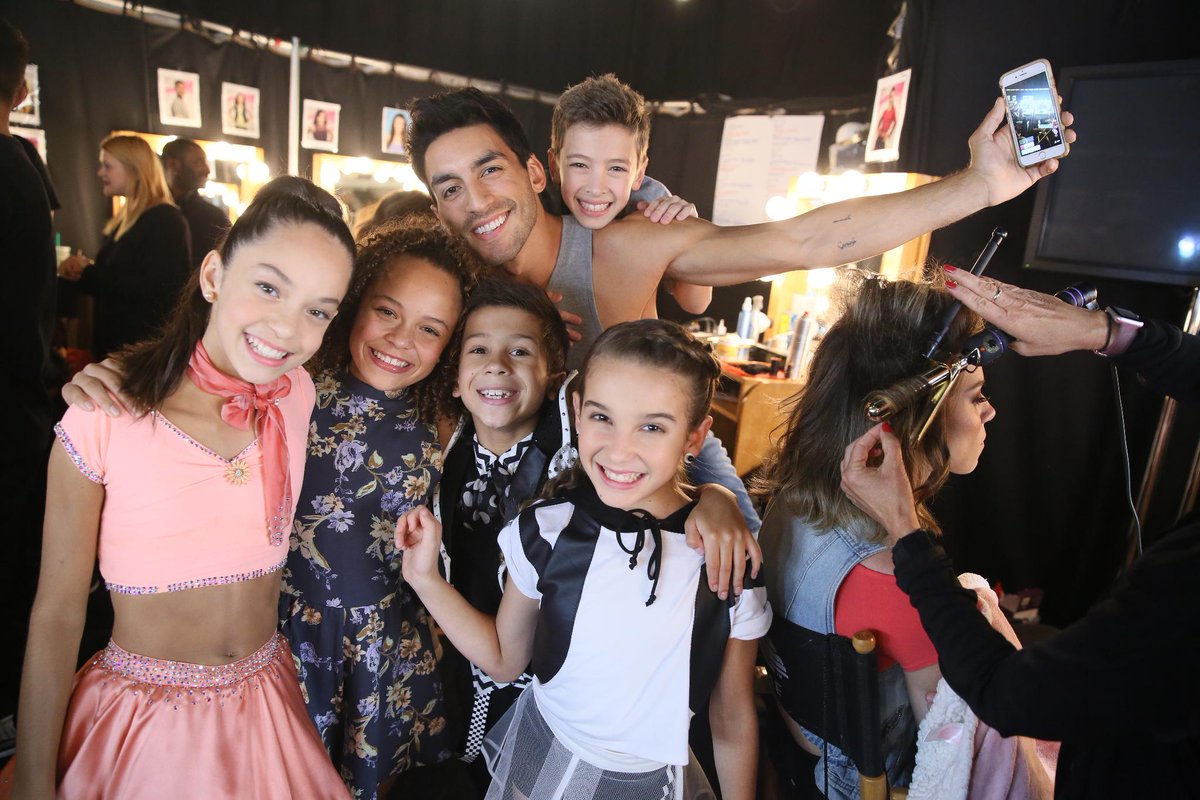 RETWEET if you're loving this season of #SYTYCD! ❤️