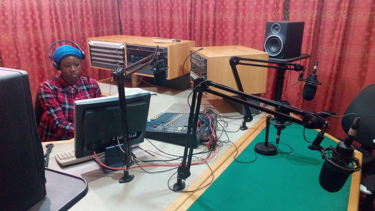 DabileSebastia1's tweet photo. Her name kisura wit some much passion for radio,i gave d opportunity to learn and she impressed me. https://t.co/NvCUWZ5fv3