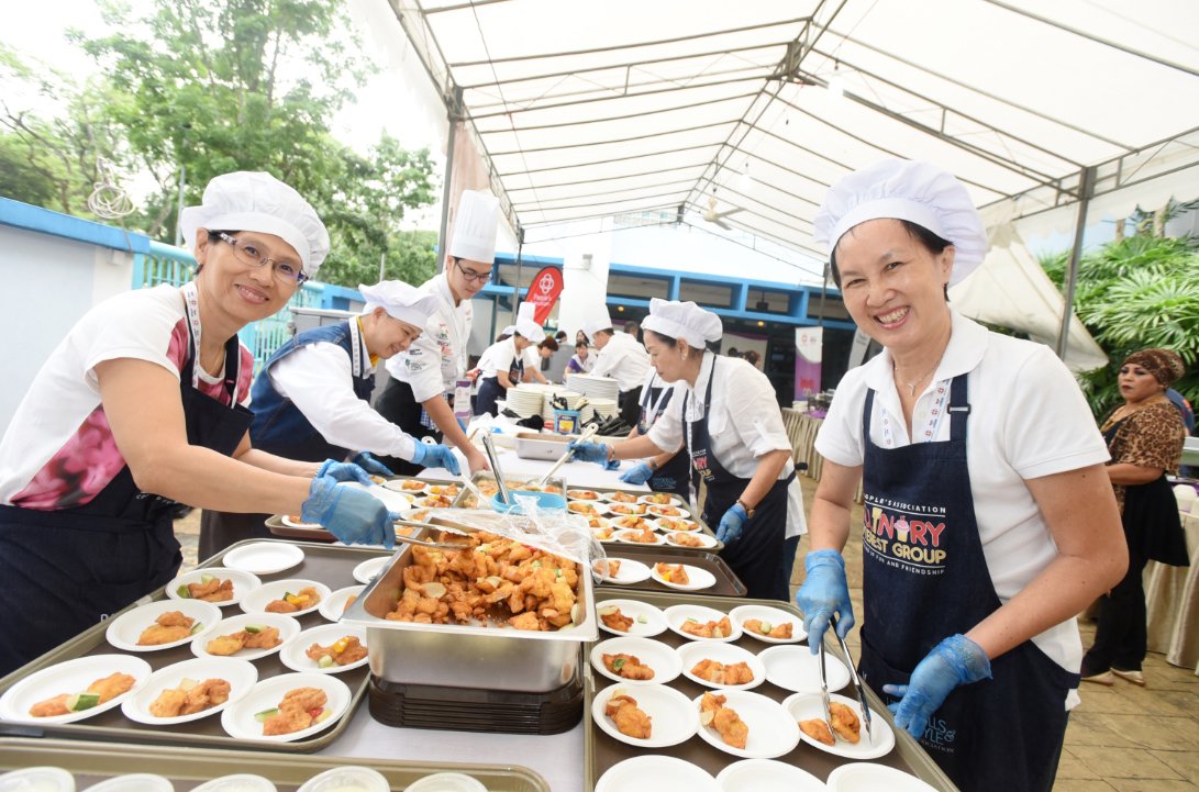 our_sg's tweet photo. One of your projects, "Love on Wheels" highlighted the Gotong-Royong spirit! #SGfuture #Heartwarming https://t.co/ORd08GHHD0