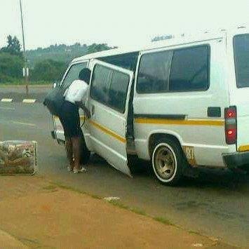 RennyMatodzi's tweet photo. @HelloRotenda vha muhasho avha thuse vhana vha niani,habe zwino ndi vhuria vhana vhacovhaiswa nga phepho https://t.co/8hb9x82RZK