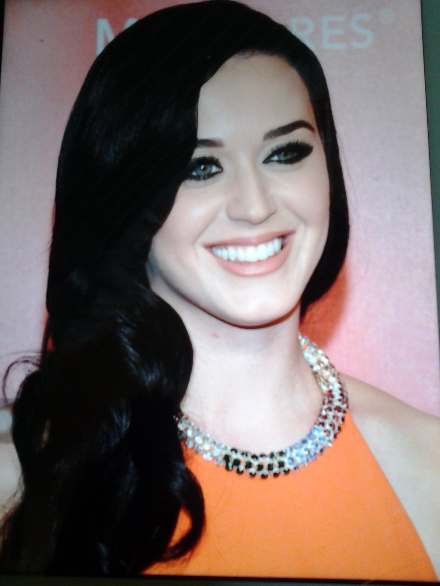 helarycleanto's tweet photo. Who is the beautiful jade thrilwall.perrrie edwards.katy perry or selena gomez https://t.co/KC6Ij0yIW5
