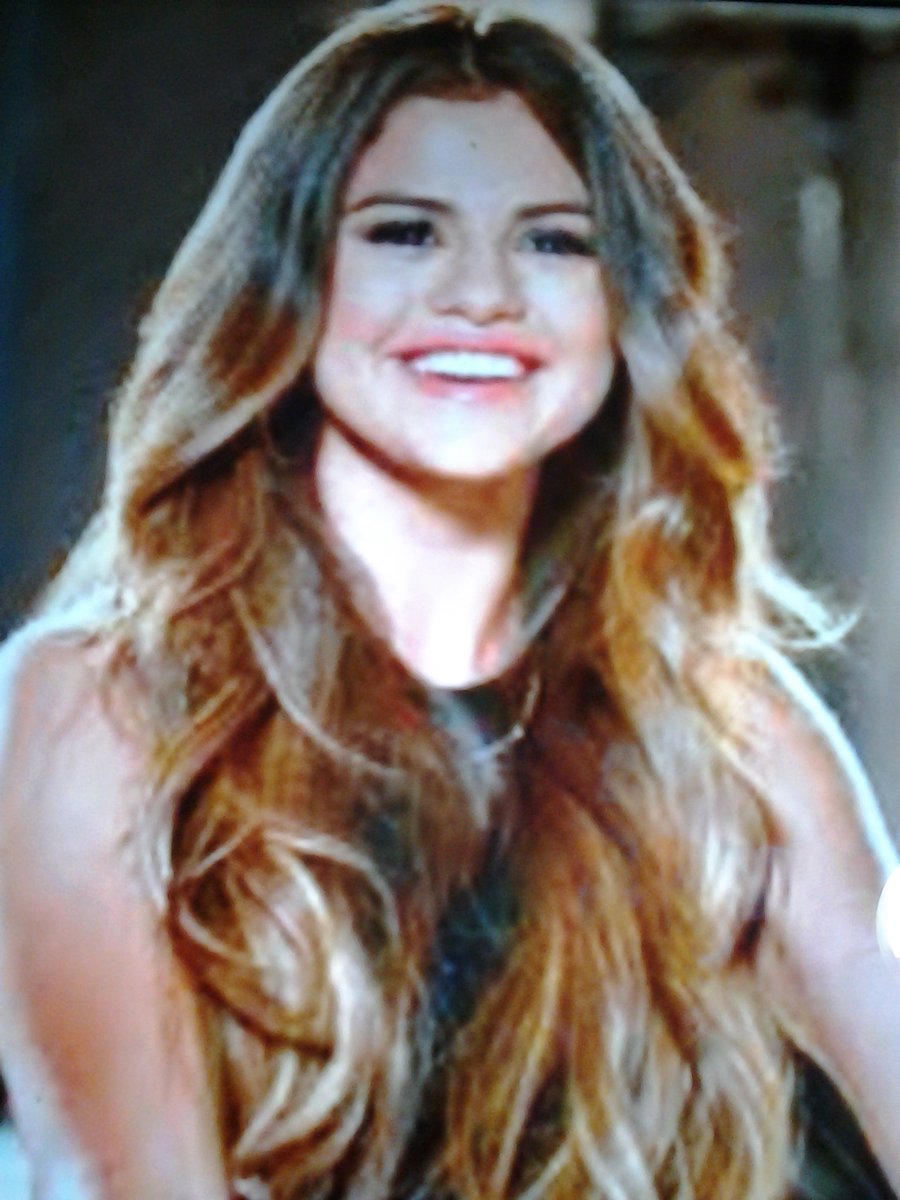 helarycleanto's tweet photo. Who is the beautiful jade thrilwall.perrrie edwards.katy perry or selena gomez https://t.co/KC6Ij0yIW5