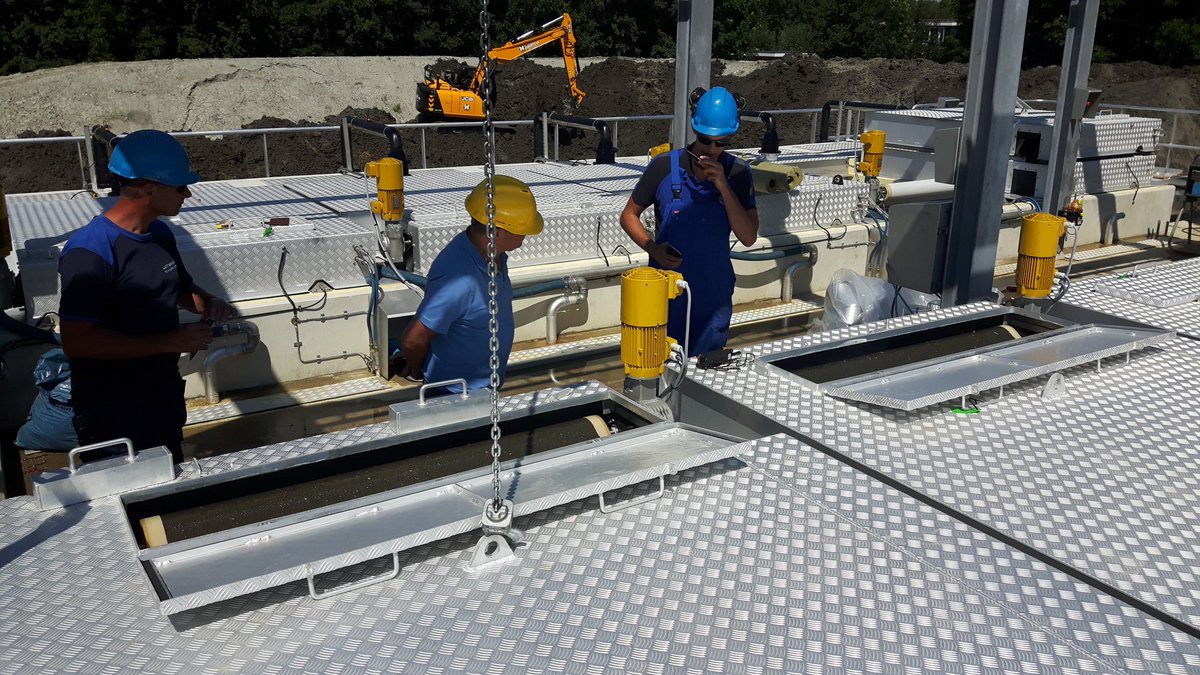CirTecBV's tweet photo. Belangrijke moment op rwzi Beemster: opstarten CellCap fijnzeven. #CelluCycle #Cellu2PLA. Start zeefgoed productie. https://t.co/jwS0TPu9vk
