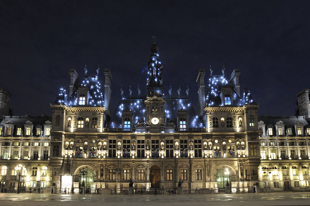 Paris tweet media