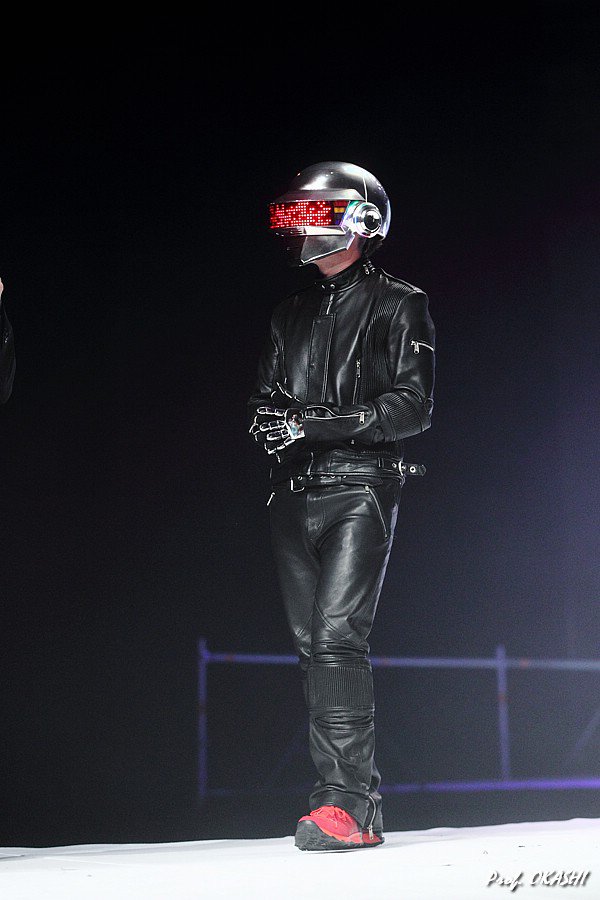 Prof_OKASHI's tweet photo. Member of the ECG jury : Volpin Props, as Thomas Bangalter (#DaftPunk) #cosplay #japanexpo https://t.co/iCSPxl9A2I https://t.co/FNRWEbcGqX